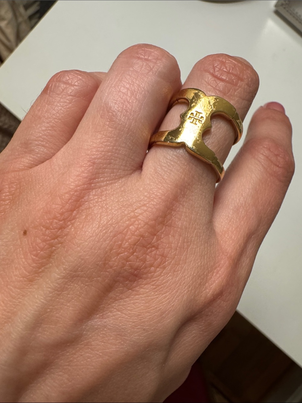 Tory Burch Size 7 Gold Openwork Statement Ring